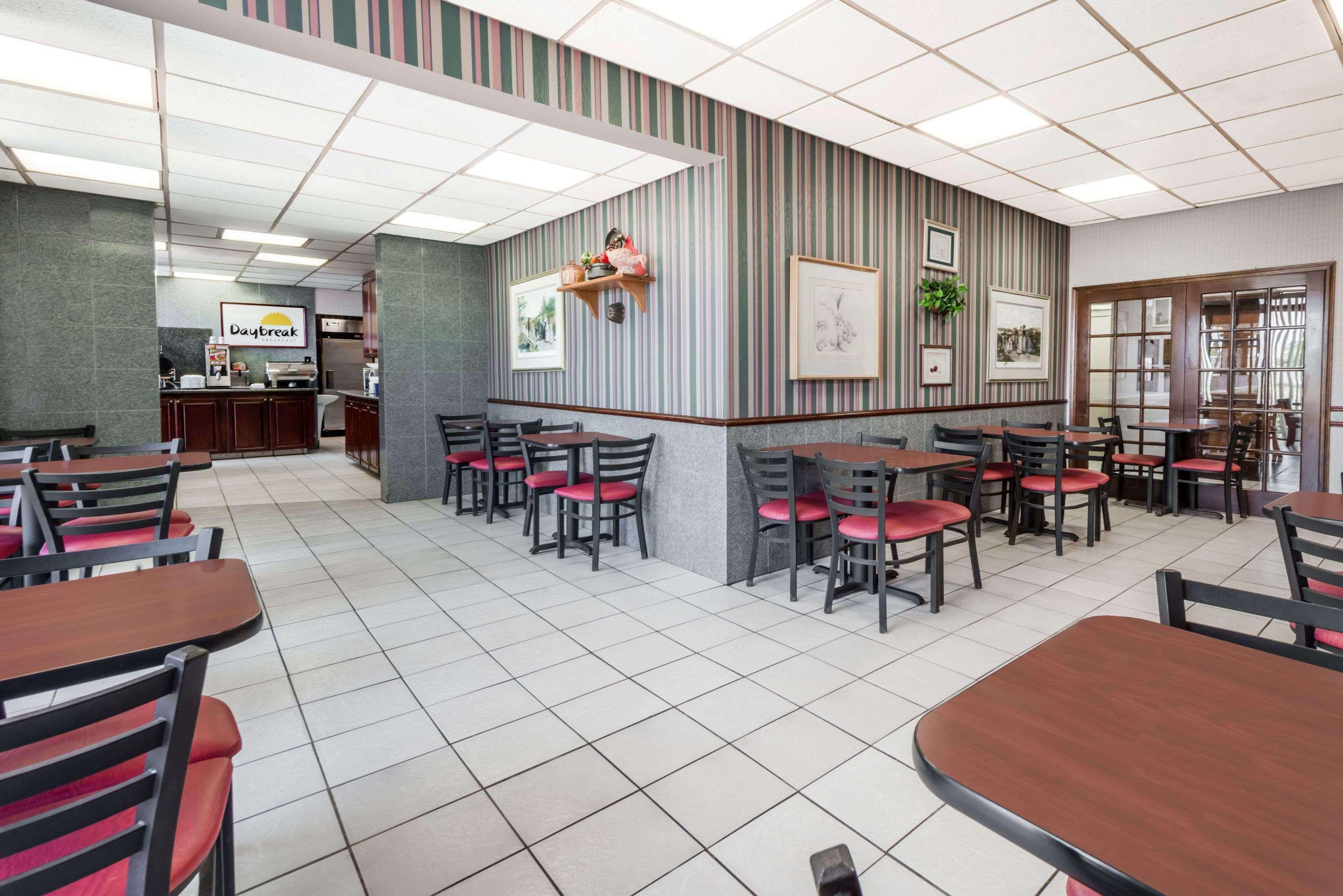 Days Inn By Wyndham Amarillo East Екстер'єр фото